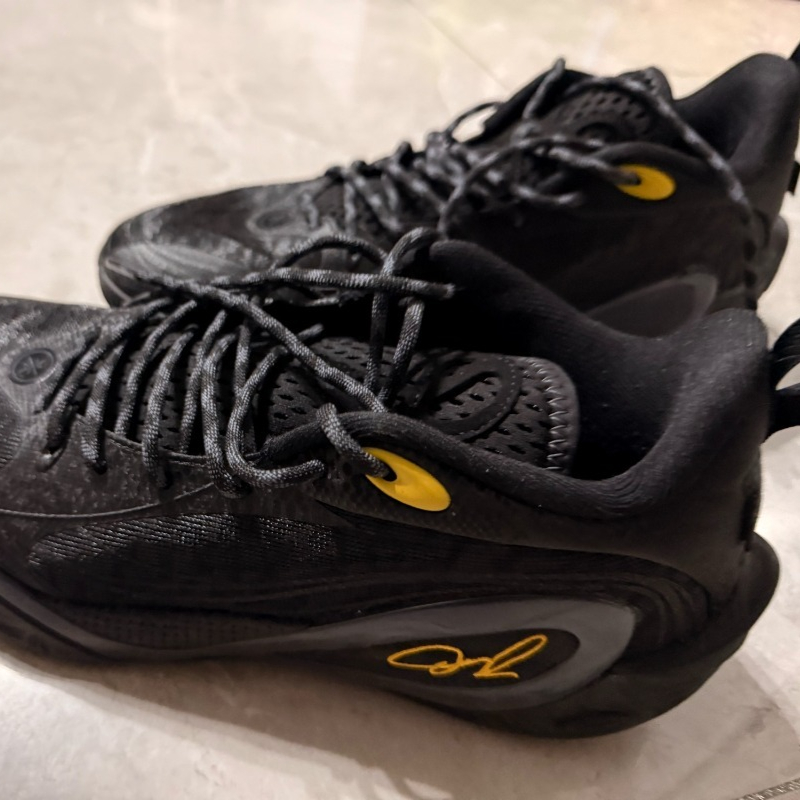 Nuove Scarpe da Basket di Luss - Luxury Lifestyle Training recensione e prezzo